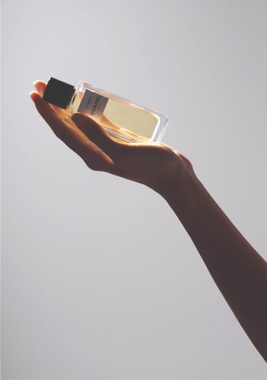 シャネル24年夏フレグランス、コメット(彗星)着想“夜空に煌めく”フローラル ノート｜写真2