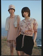 タトラス24年夏リゾートウェア、パームツリー柄の開襟シャツや“T”モノグラムのセットアップなど｜写真4