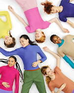 ミー イッセイ ミヤケ限定イベントが代官山に、“まるで色鉛筆”カラフルなプリーツトップやバッグが集結｜写真10