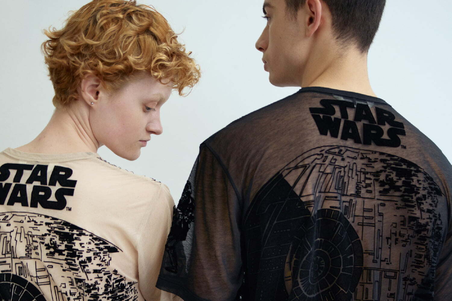 ビューティフルピープル『スター・ウォーズ』ダース・ベイダーやデス・スターの“ボディペイント風”シアーTシャツ