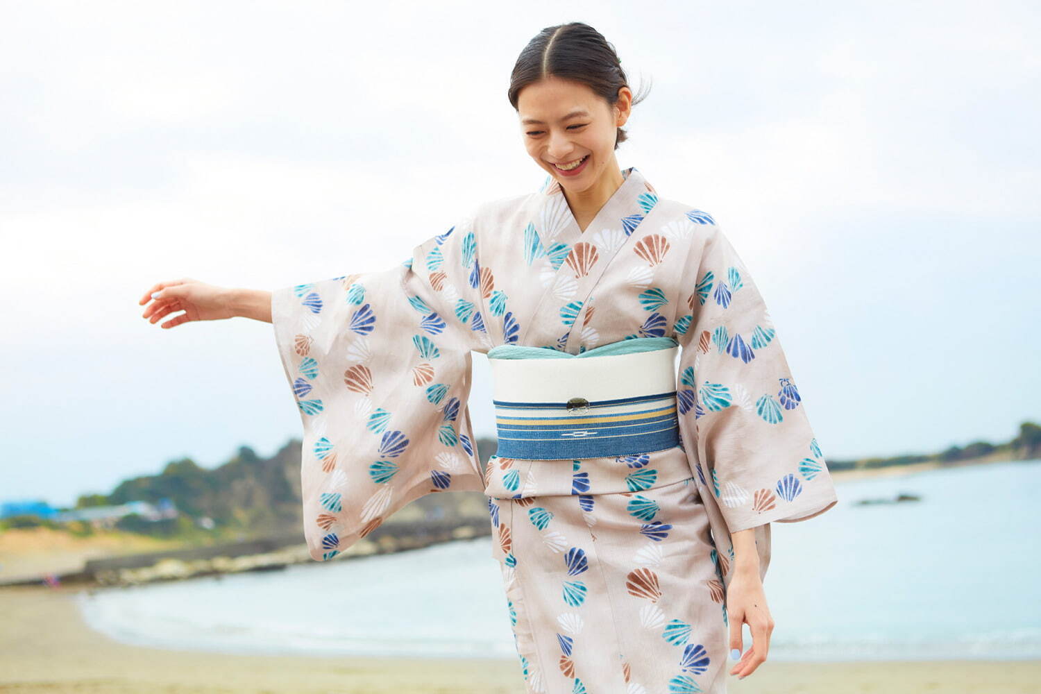 きものやまと2024年春夏ゆかた、線香花火や“祭りの賑わい”着想の提灯模様｜写真2