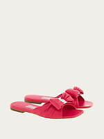 フェラガモ24年春夏新作サンダル、“リボン”モチーフのミュールやメタルプレート煌めくサンダル｜写真8