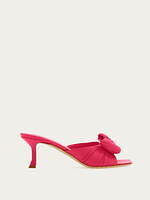 フェラガモ24年春夏新作サンダル、“リボン”モチーフのミュールやメタルプレート煌めくサンダル｜写真17