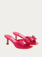 フェラガモ24年春夏新作サンダル、“リボン”モチーフのミュールやメタルプレート煌めくサンダル｜写真19