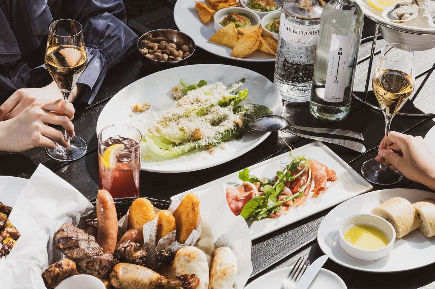 ステーキ｜グランフロント大阪「大人のビアガーデン」緑豊かなテラスでサーロインステーキなどBBQ&ドリンクに舌鼓