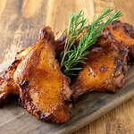 「うめだ阪急ビアガーデン」フード約30種＆ドリンク120種食べ飲み放題、ジューシーなチキンレッグも｜写真2