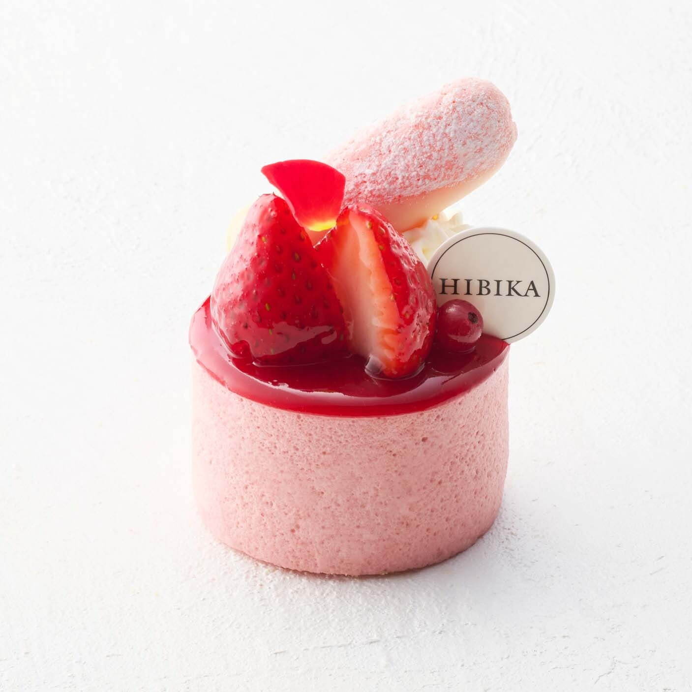 「春の花束- 苺とシャンパーニュのシャルロット-」小物ケーキ 800円