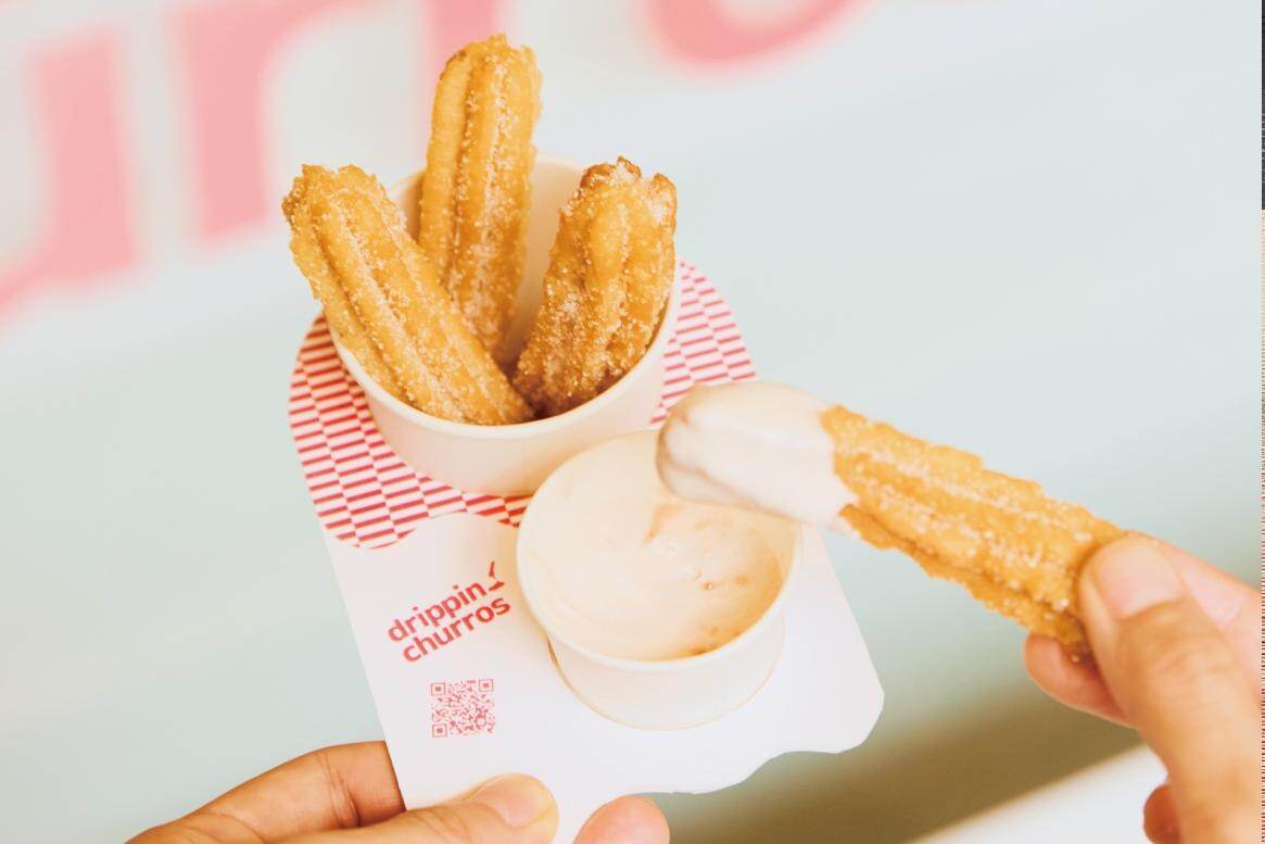 「ドリッピン チュロス」自由が丘にオープン、三ツ星シェフ監修ソースと味わう“サクッもち”生チュロス