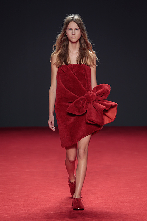 ヴィクター＆ロルフ オートクチュール(VIKTOR & ROLF Haute Couture) 2014-15年秋冬ウィメンズコレクション  - 写真3