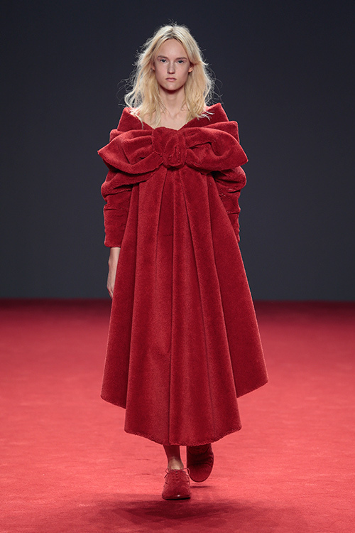 ヴィクター＆ロルフ オートクチュール(VIKTOR & ROLF Haute Couture) 2014-15年秋冬ウィメンズコレクション  - 写真17