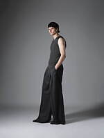 ジョン ローレンス サリバンの 直営店限定、Aラインのワイドパンツ＆ボンデージトラウザーズ｜写真8