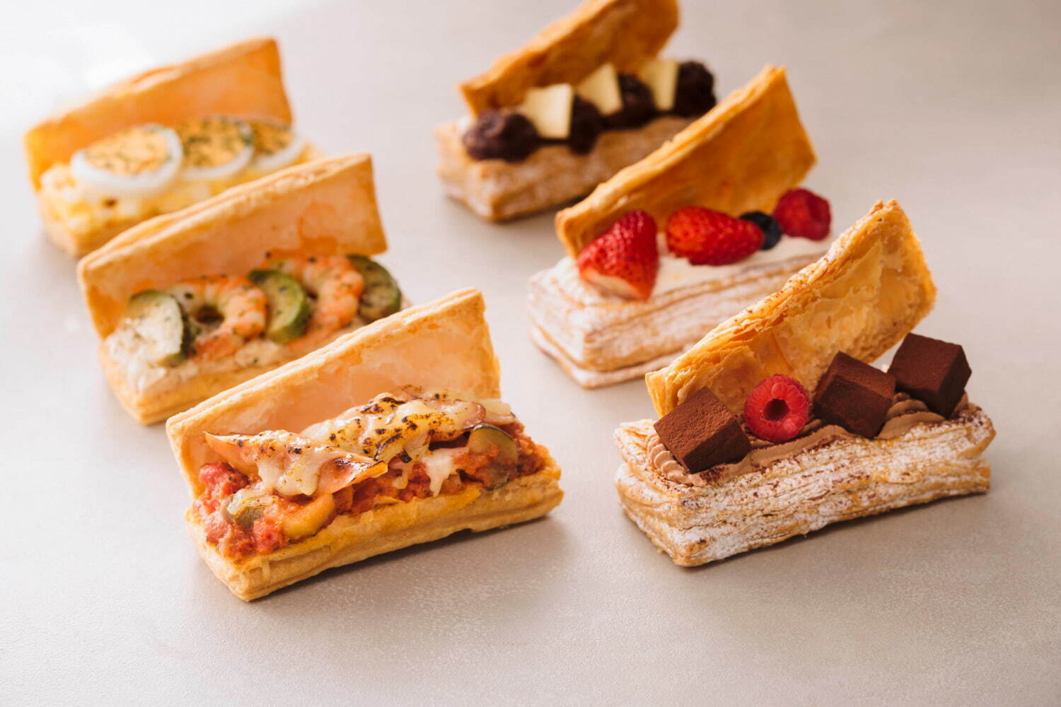 コッペパイ
ベリー(カスタード＆生クリーム×3種のベリー) 540円
ショコラ(チョコクリーム×ガナッシュ) 518円