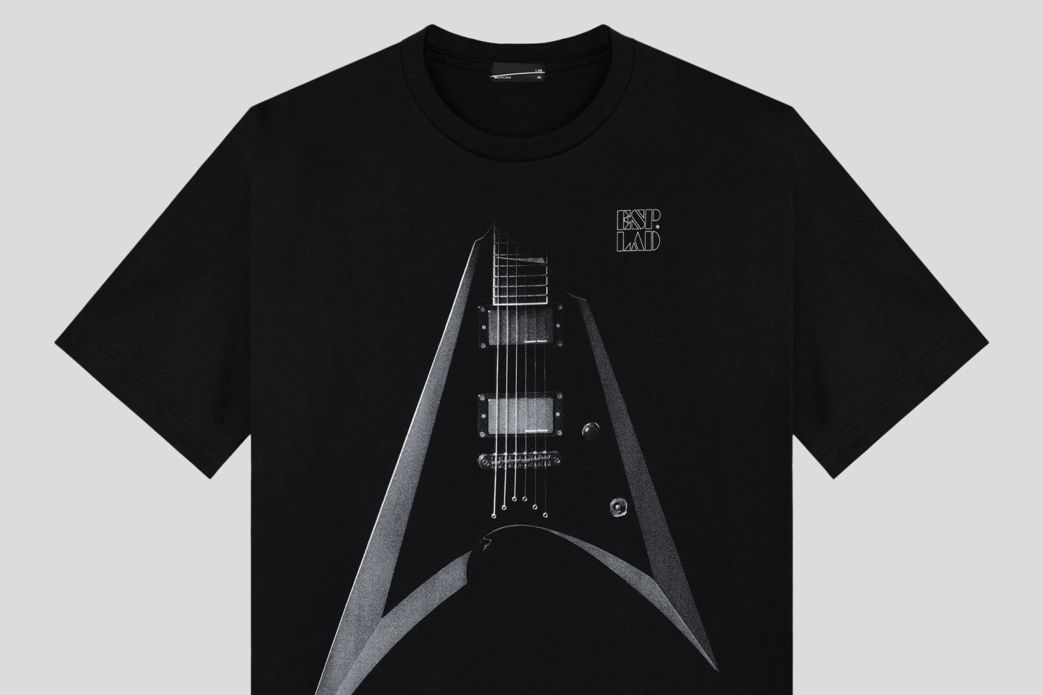 ラッド ミュージシャン×ギターメーカー「ESP」Tシャツ、“楽器の