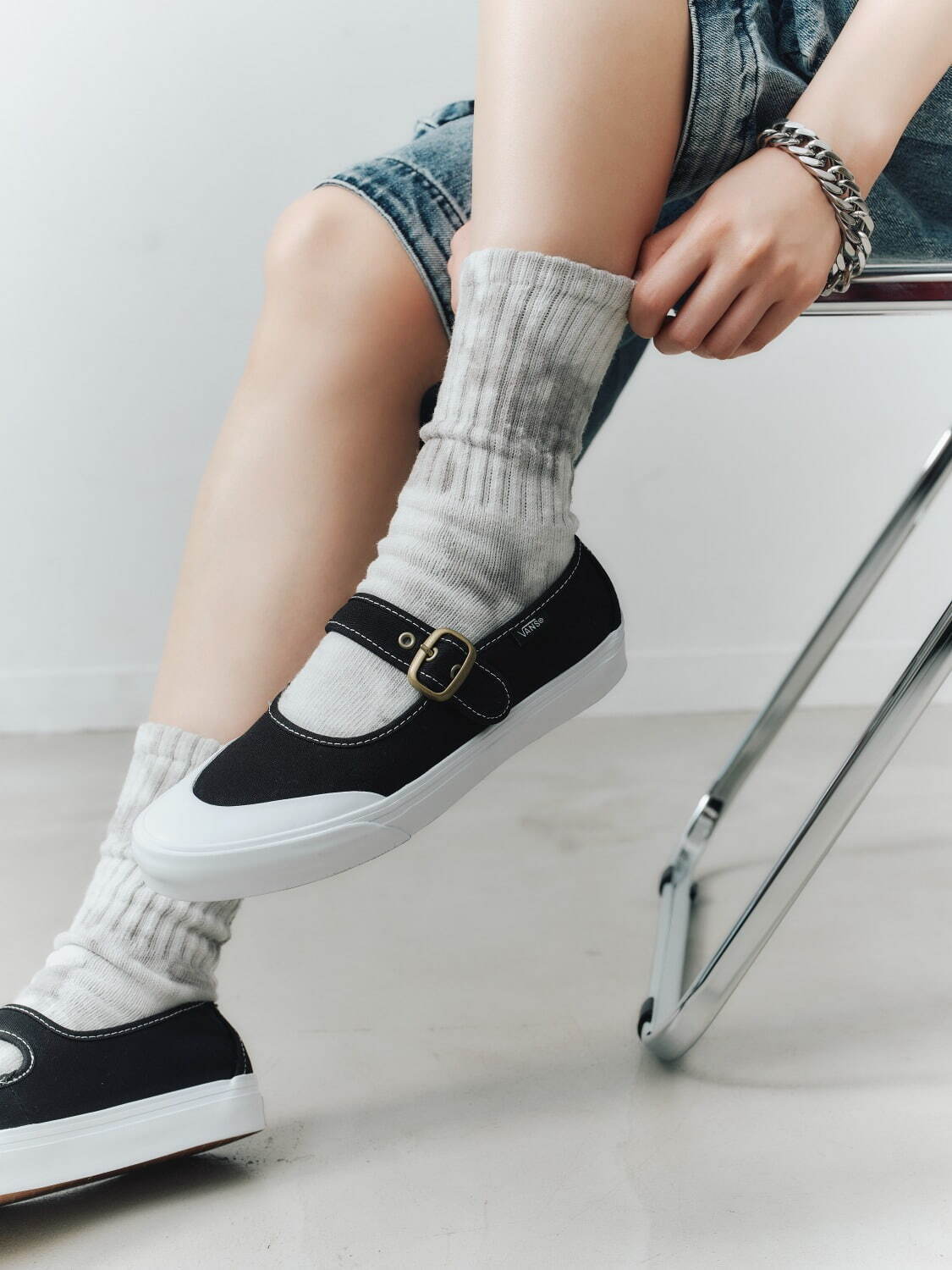 VANS ☆ クラシックな メリージェーン スニーカー カジュアル VANS】 ヴァンズ Mary Jane メリージェーン VN000CRRHCZ SUEDE