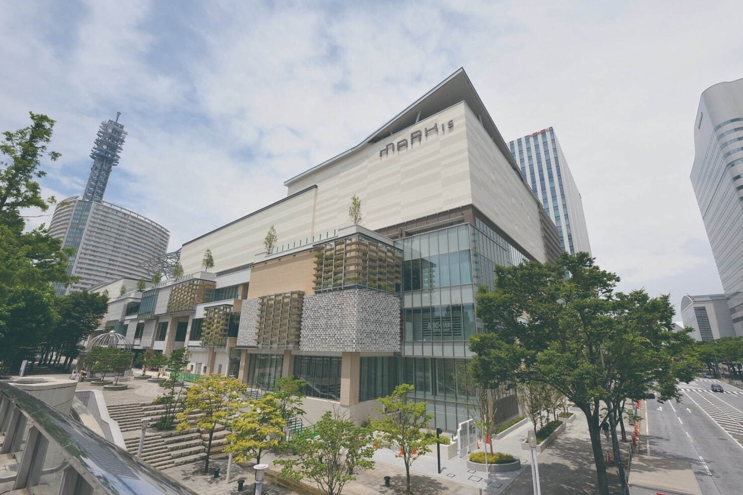 商業施設｜マークイズみなとみらい大規模リニューアル、新店など全35店舗＆全席に音響体感シートを備えた映画館