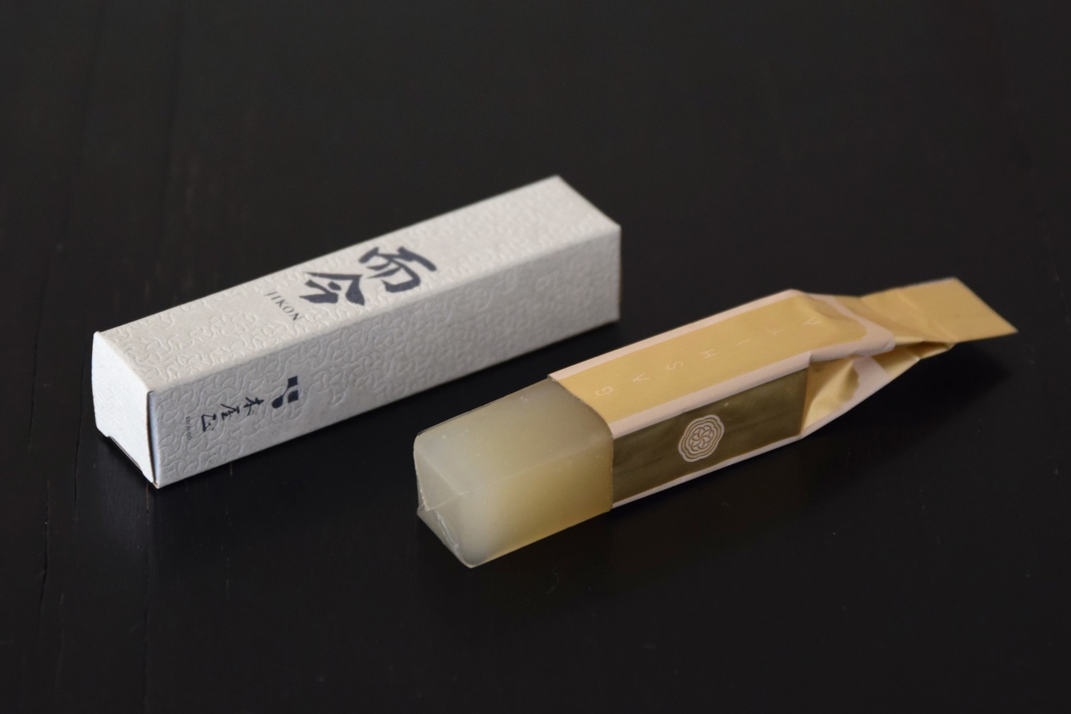 日本酒｜ヒガシヤ×日本酒・而今「酒粕羊羹」“純米酒粕を練り込んだ”ひと口羊羹、20周年記念スイーツ第4弾