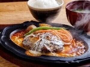 「三井アウトレットパーク 岡崎」愛知県初の本格的アウトレットモール、“市場”のような公園型施設も｜写真35