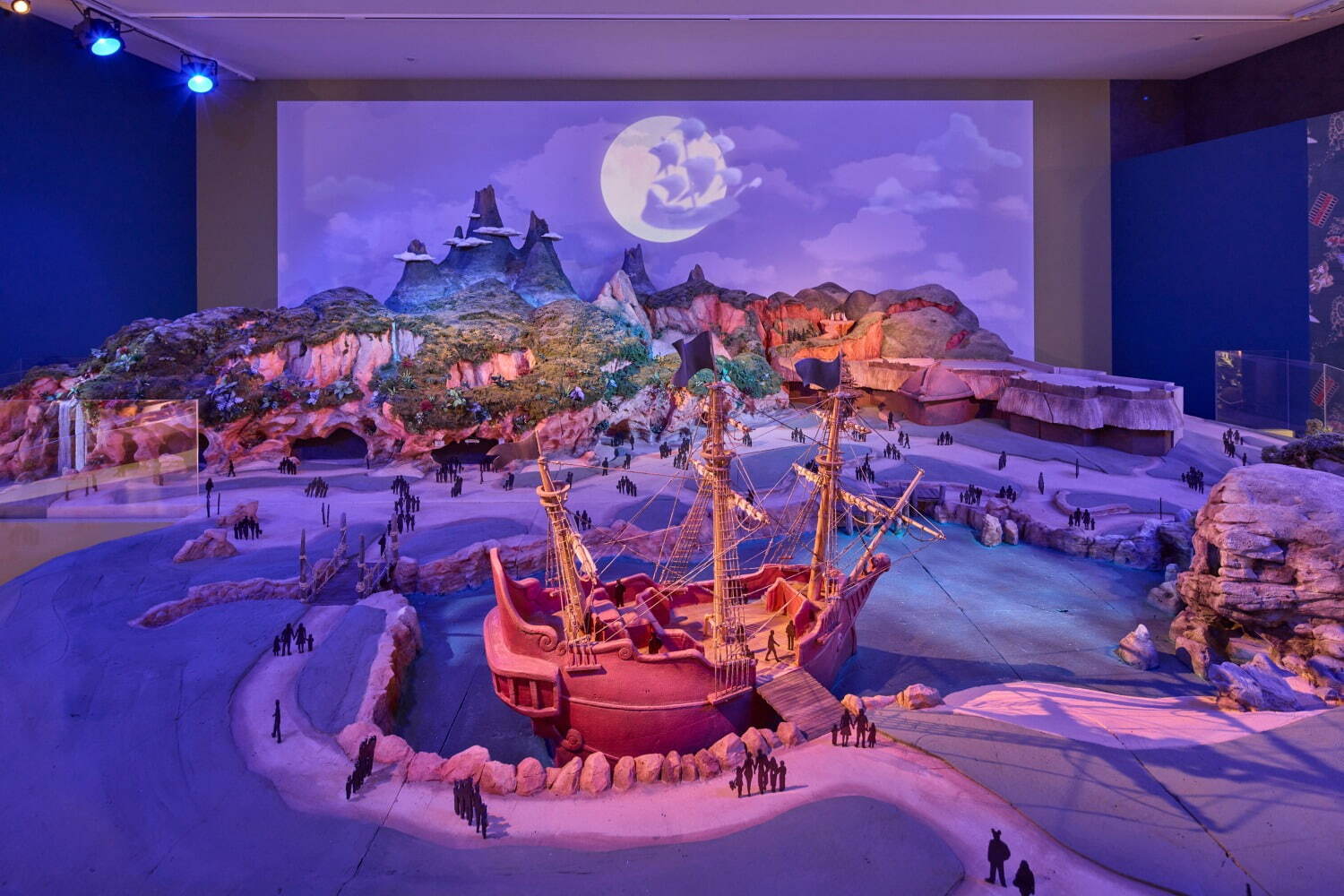 ディズニー「ファンタジースプリングス」テーマの展示会がイクスピアリで、東京ディズニーシー誕生秘話も｜写真1