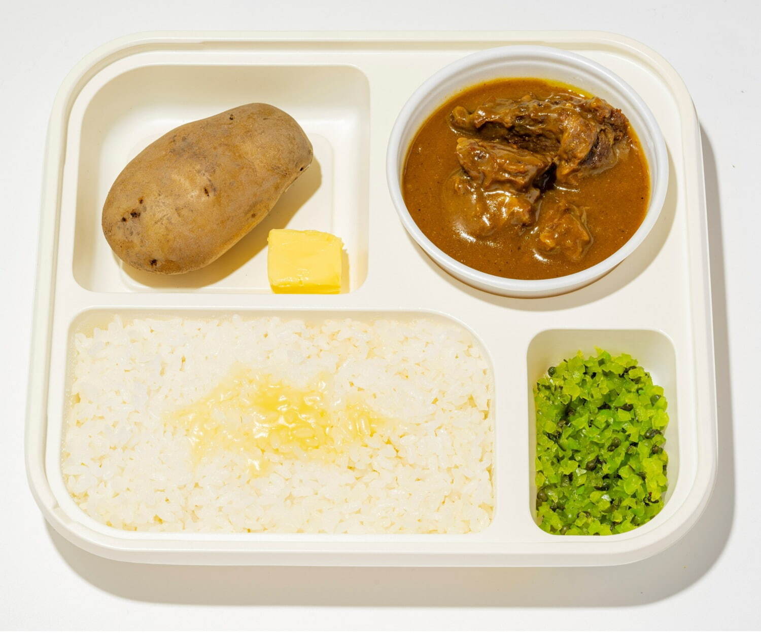 「オーベルジーヌ」グランスタ東京の新弁当・惣菜ゾーンにオープン、東京駅限定カレーや定番ビーフカレー｜写真2