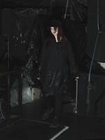 リミ フゥ 2024-25年秋冬コレクション - 生き抜く気概を自分の根源に見出す｜写真2