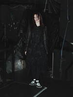 リミ フゥ 2024-25年秋冬コレクション - 生き抜く気概を自分の根源に見出す｜写真3
