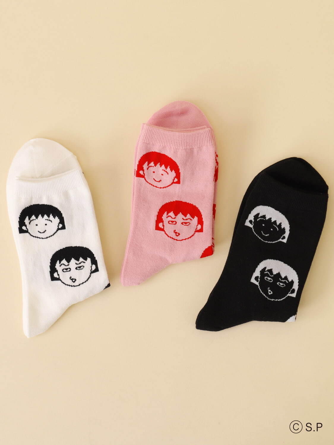 さくらももこ×タビオの靴下、ちびまる子ちゃんの吹き出し刺繍やコジコジ総柄ソックスなど｜写真3