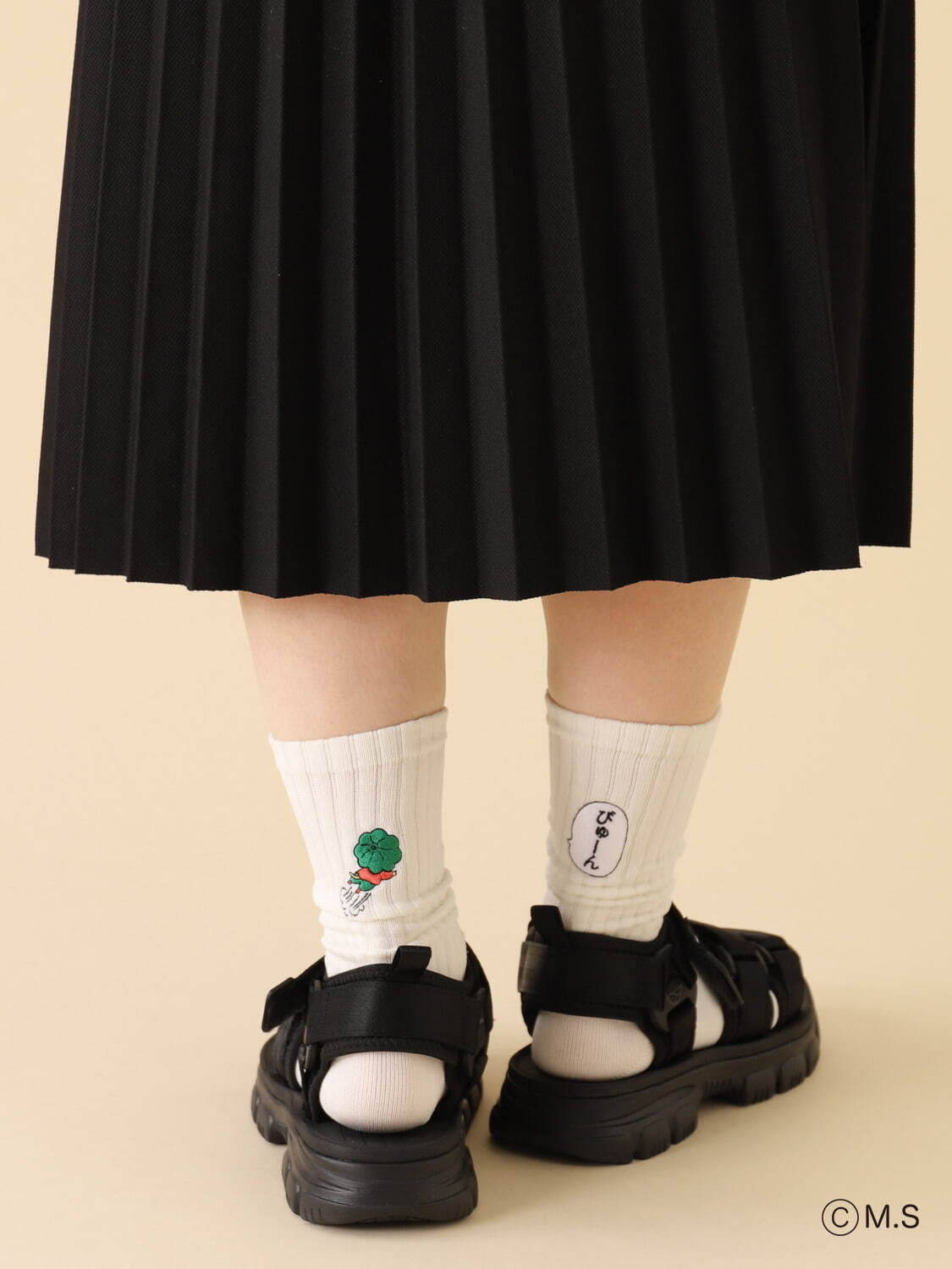 さくらももこ×タビオの靴下、ちびまる子ちゃんの吹き出し刺繍やコジコジ総柄ソックスなど｜写真14