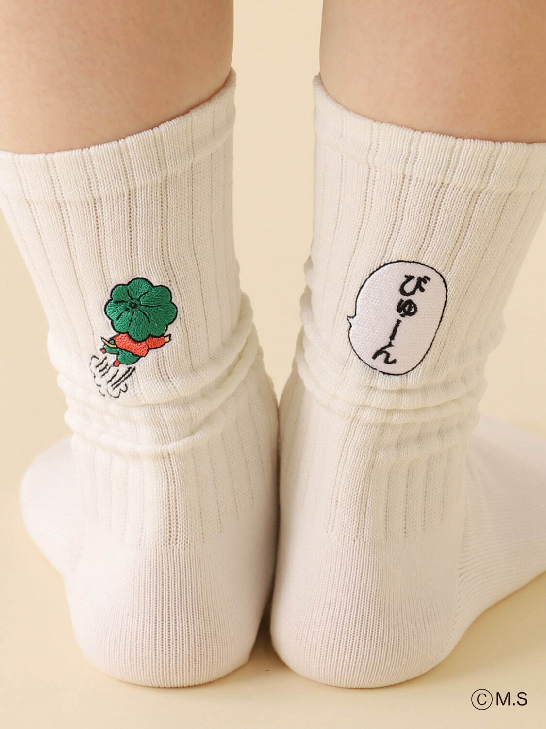 さくらももこ×タビオの靴下、ちびまる子ちゃんの吹き出し刺繍やコジコジ総柄ソックスなど｜写真13