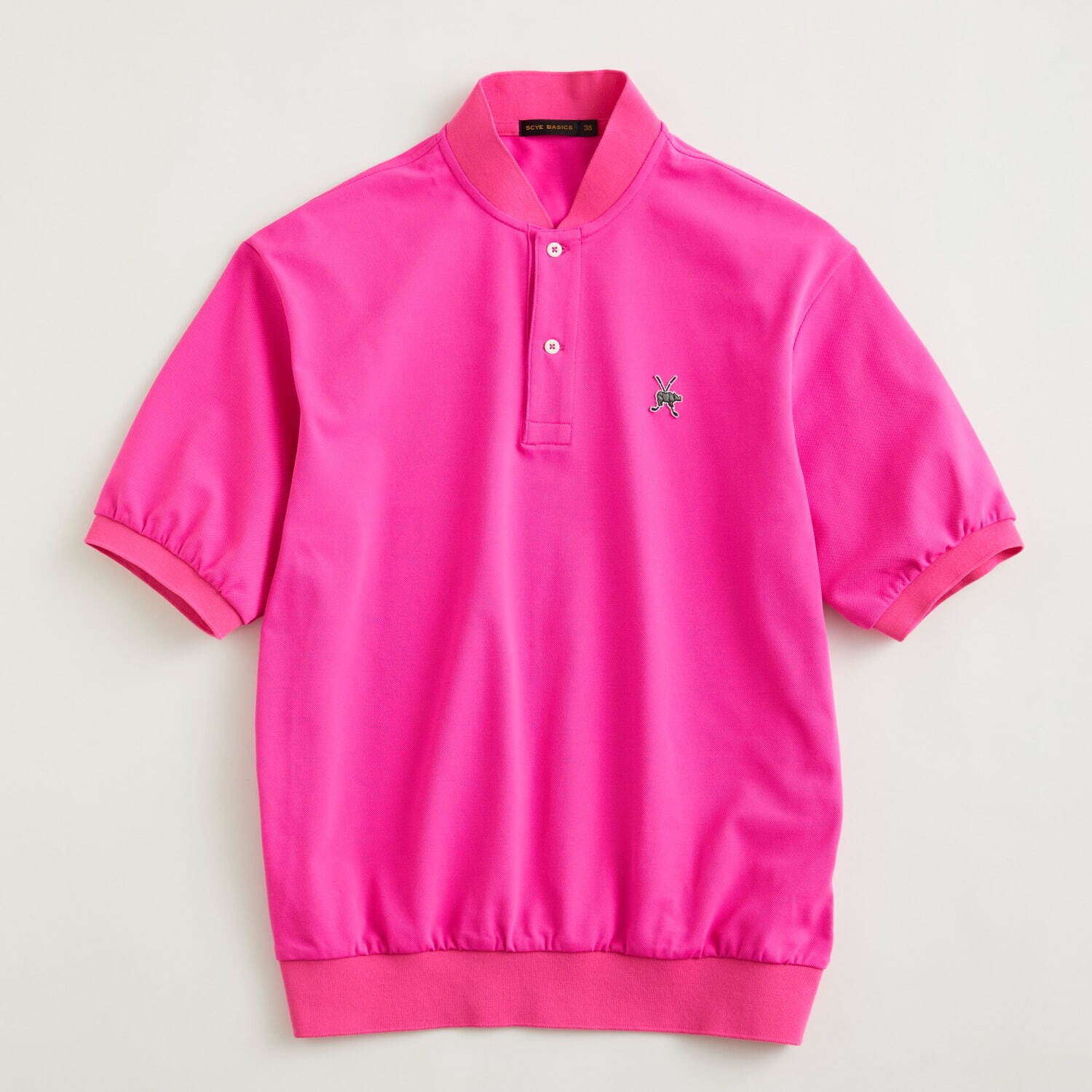 ユナイテッドアローズ×サイベーシックスのゴルフウェア、“サイ”ロゴを配したポロシャツや撥水パンツ｜写真2