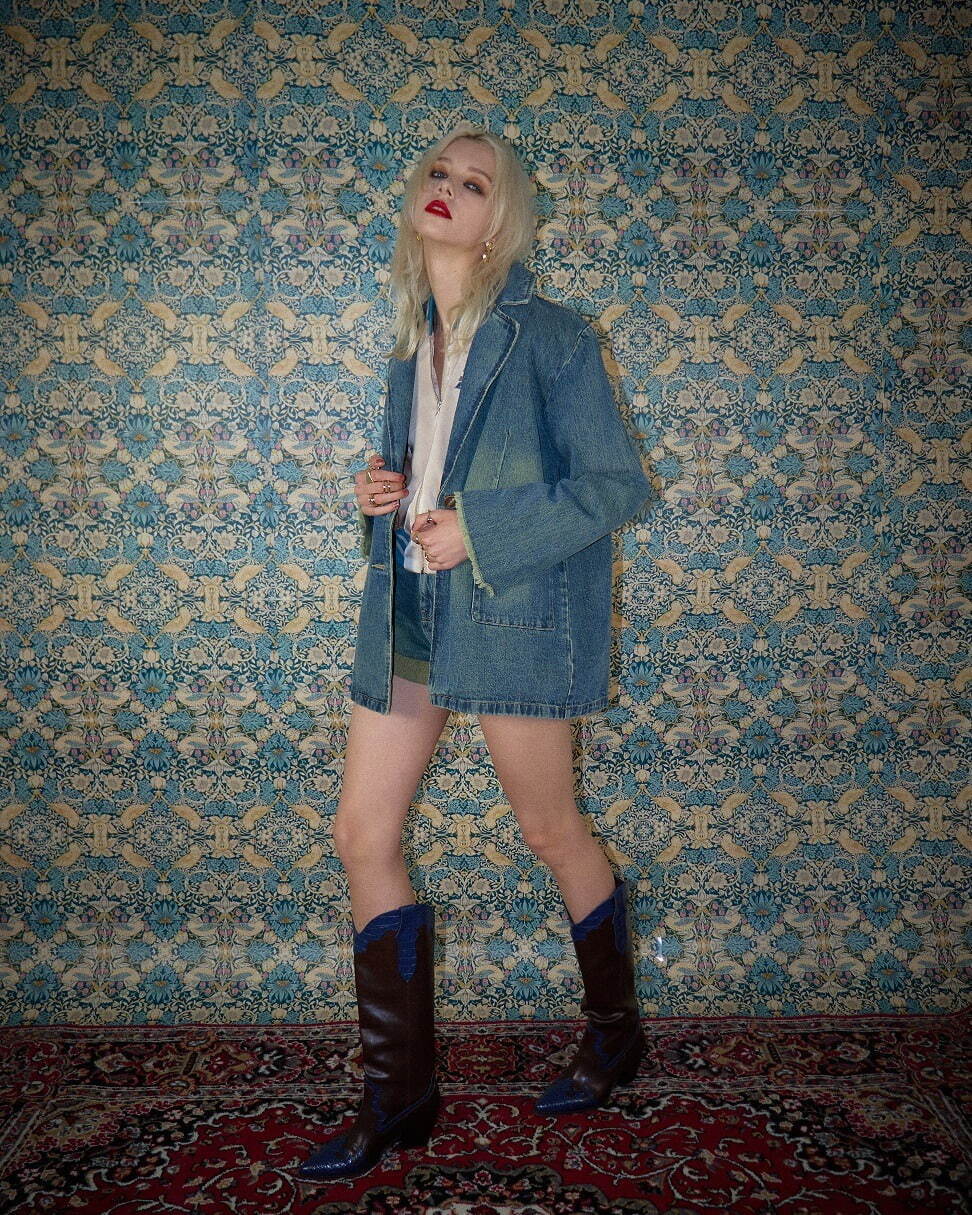 エヴリス(EVRIS) 2024-25年秋冬ウィメンズコレクション  - 写真2