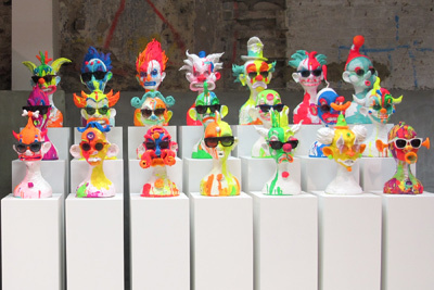 2014-15年秋冬コレクション｜クレイジーなピエロの頭、アーティストのゲイリー・カードがドーバー銀座でインスタレーション