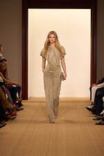 ラルフ ローレン 2024年秋冬コレクション - “タイムレスなスタイル”を有する女性たち｜写真4