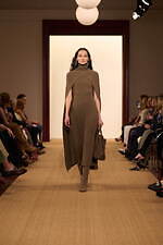 ラルフ ローレン 2024年秋冬コレクション - “タイムレスなスタイル”を有する女性たち｜写真19