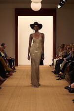 ラルフ ローレン 2024年秋冬コレクション - “タイムレスなスタイル”を有する女性たち｜写真45