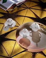 フェンディ24年春夏ホームアイテム、“オーロック”柄の磁器マグカップや“FF”ロゴクッション｜写真1