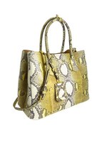 PRADA、大阪心斎橋店1周年記念にプラダ ダブルバッグのスペシャルモデルを発売｜写真5