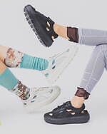 プーマ × レイ ビームス厚底ウィメンズサンダル、ピューマ柄ライン＆ゴムストラップ仕様のシューレース｜写真8