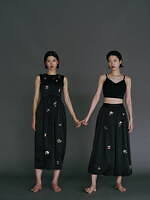 アメリ×ケイタ マルヤマ、“花々”の総柄シャツや刺繍を散りばめたワンピース｜写真5