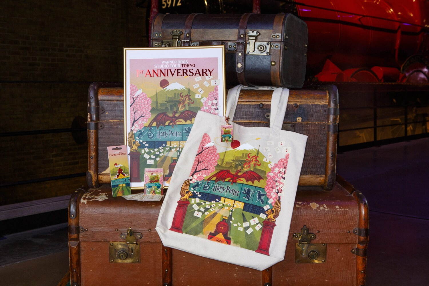 スタジオツアー東京」1周年記念グッズ、“ホグワーツ特急&富士山 スタジオツアー東京」1周年記念グッズ、“ホグワーツ特急&富士山