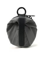 Y's × コート・エ・シエル、ジップを開くと“半月型”に変形するバッグ＆拡張するクロスボディバッグ｜写真16