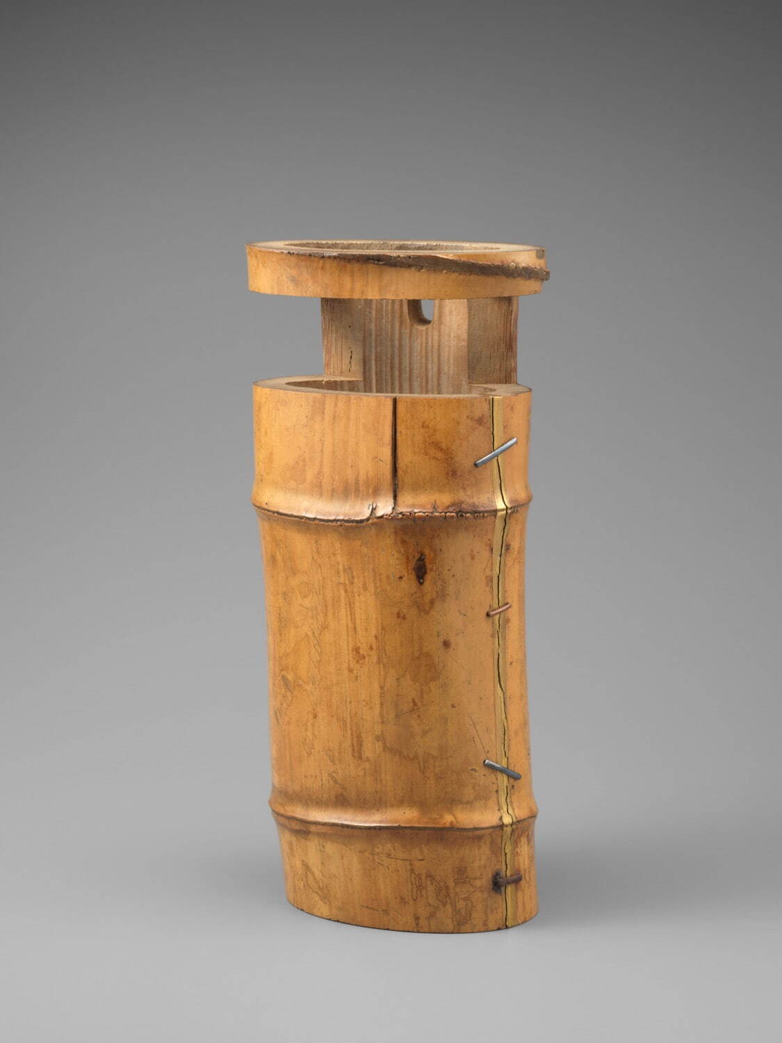 小堀遠州作 《一重切花入 銘 藤浪》 日本 江戸時代 17世紀 根津美術館蔵