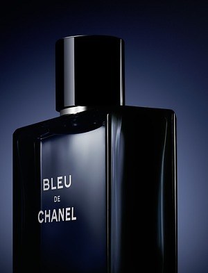 シャネルのメンズ香水「ブルー ドゥ シャネル」はどんな香り