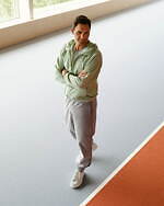 ユニクロ×JW アンダーソン×フェデラー、レトロムードの軽量パーカやジョガーパンツ｜写真15