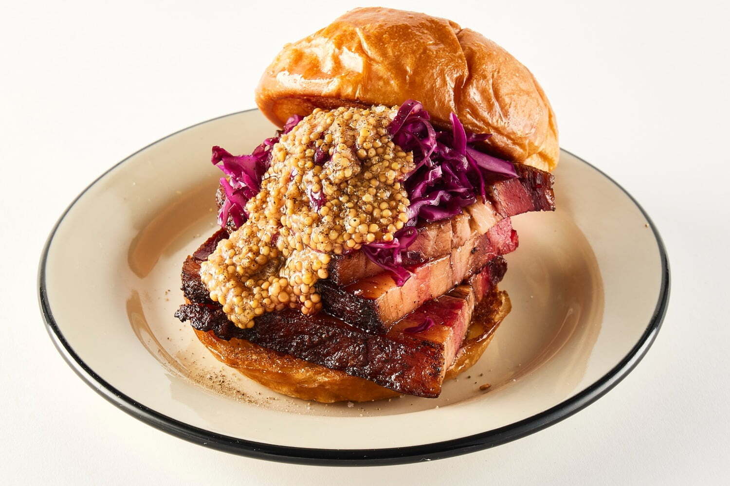 絶品料理｜全国のグルメバーガー集結「I ♡ ハンバーガー」伊勢丹新宿店で、ジューシーな熟成肉やすき焼きバーガー