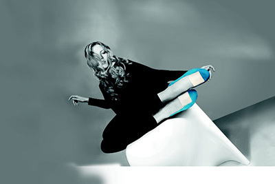 リアーナ｜フィットフロップ×スティーブン・ジョーンズの限定コラボシューズ発売