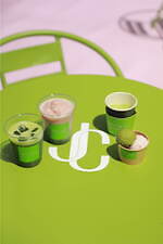 ジミー チュウ×ザ マッチャ トウキョウ限定カフェスタンドが銀座に、抹茶＆ベリーのアイスやスムージー｜写真3