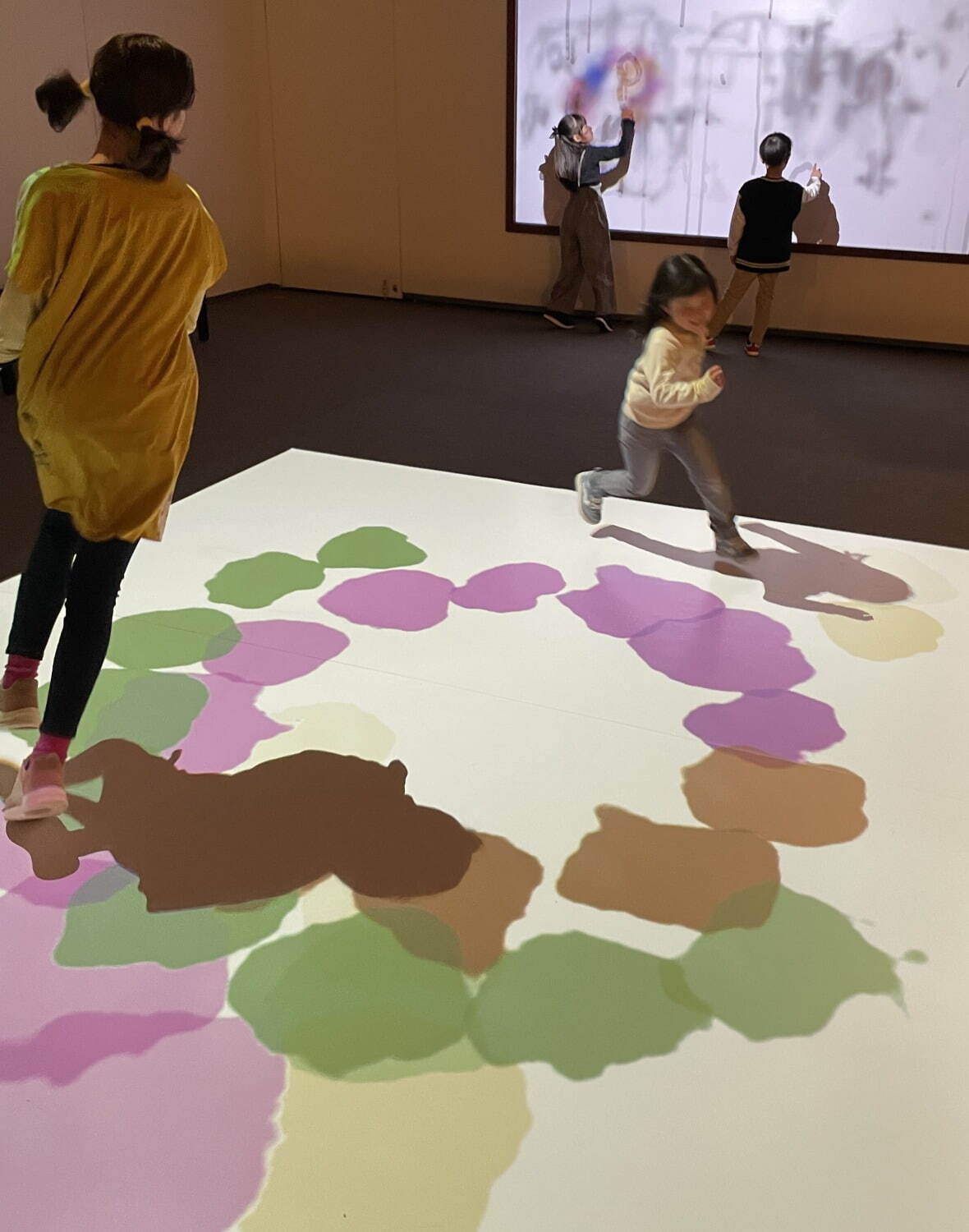 絵本画家・いわさきちひろの展覧会が東京・練馬で、“あそぶ子ども”描いた水彩画など作品集結｜写真7