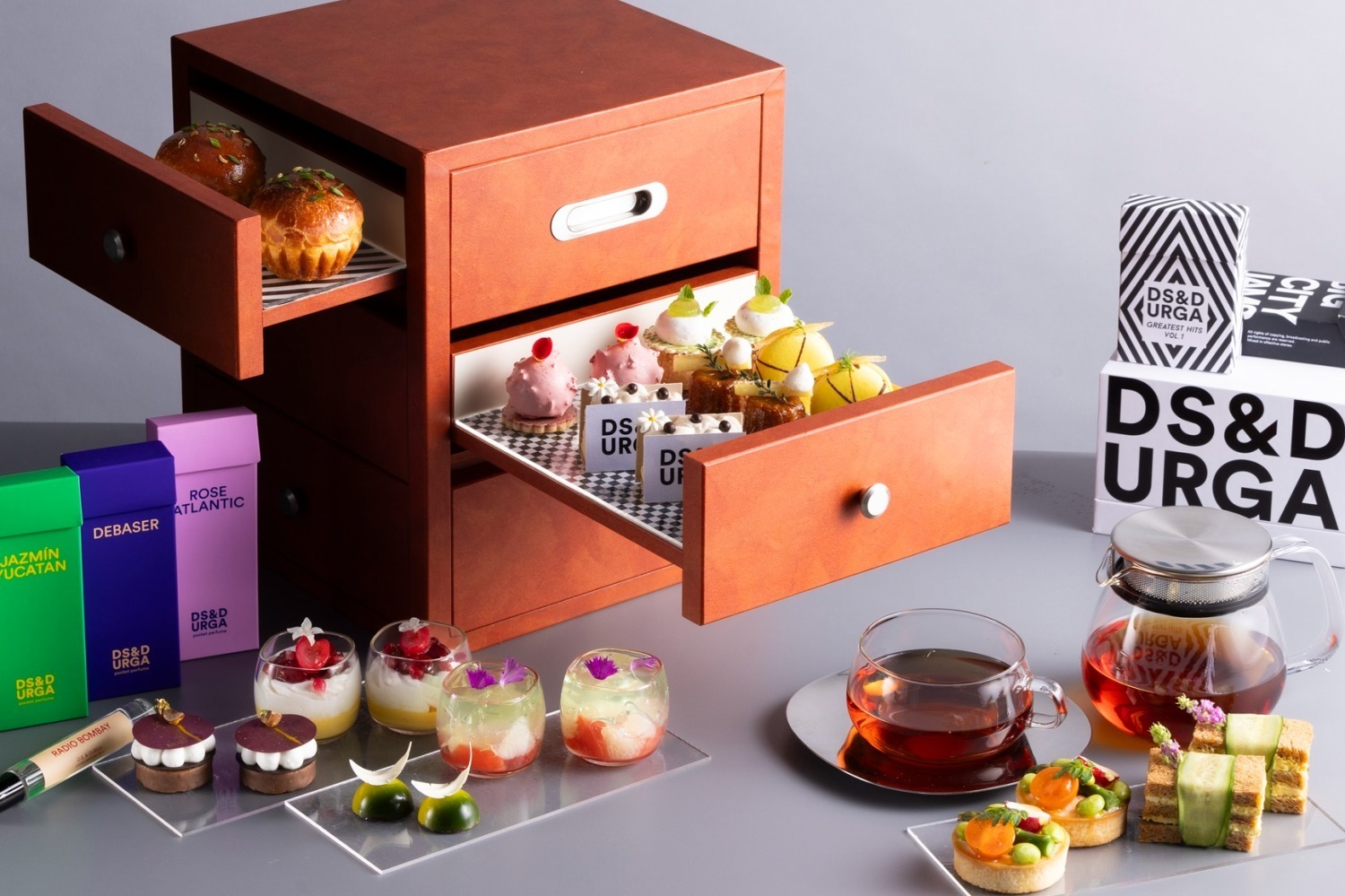 ヨーク｜ヒルトン大阪の“香水”アフタヌーンティー、ラズベリームースやマスカット香るシュークリーム