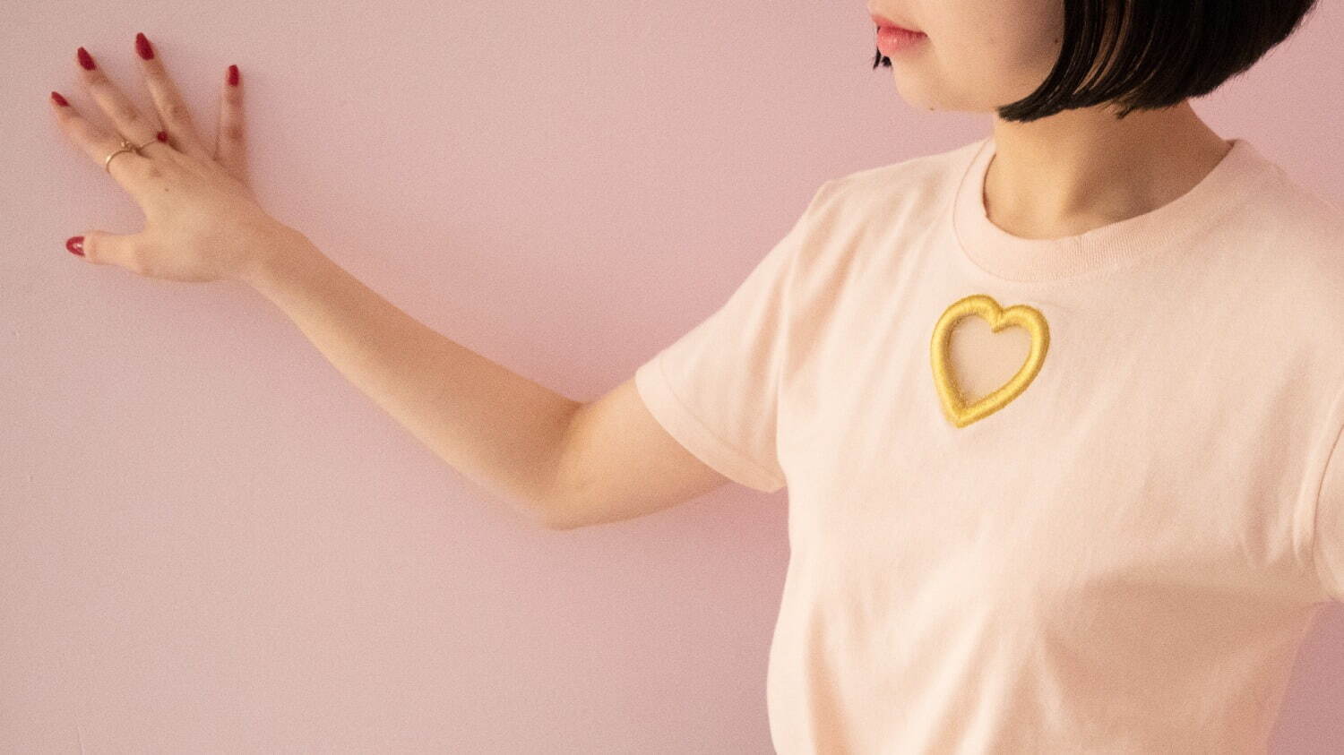 キワンダキワンダのウィメンズTシャツオーダー会、“リボン”や“ハートマーク”の刺繍で｜写真2