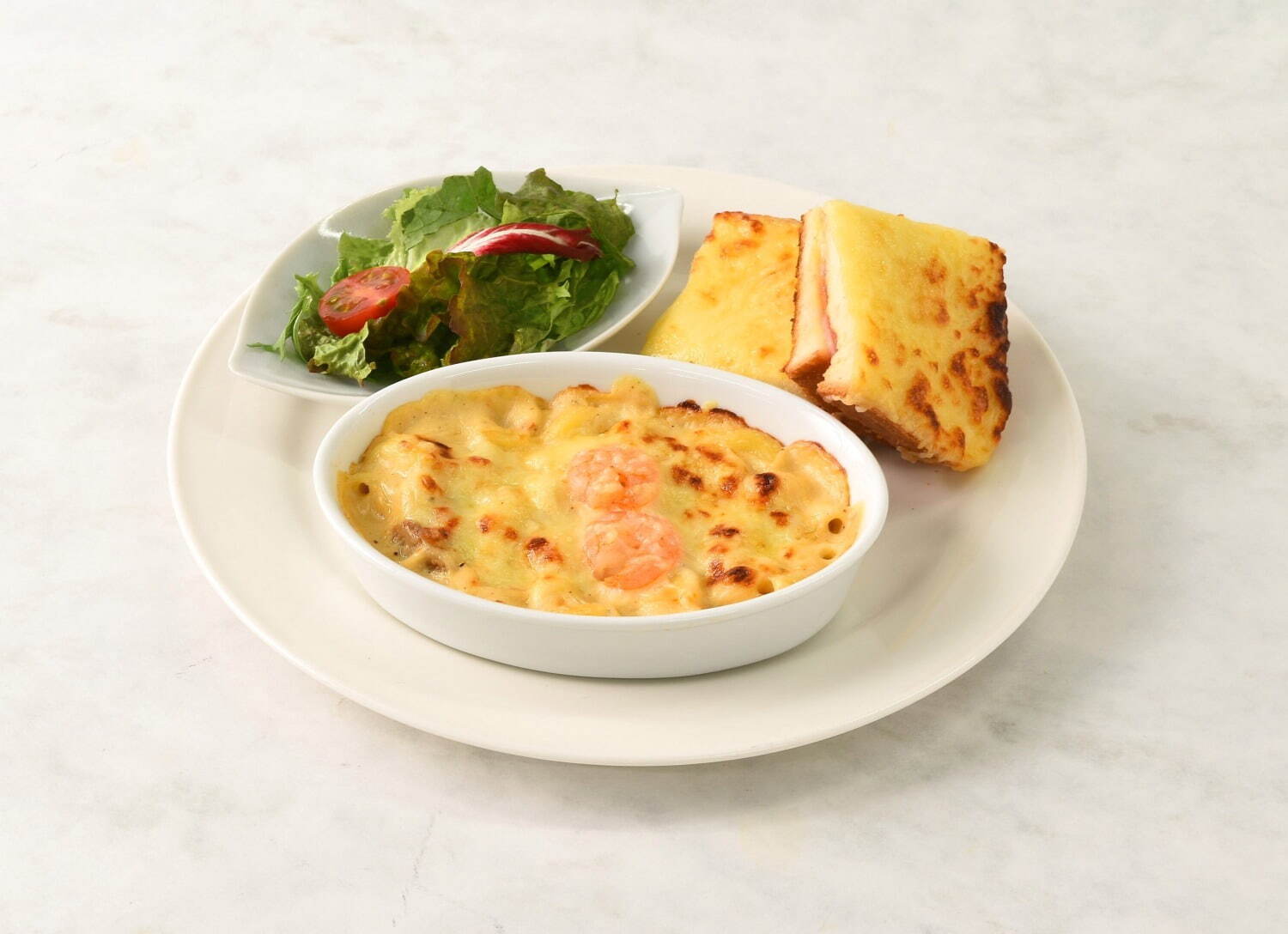 グラタンとクロックムッシュのプレート1,430円、ドリンクセット1,870円